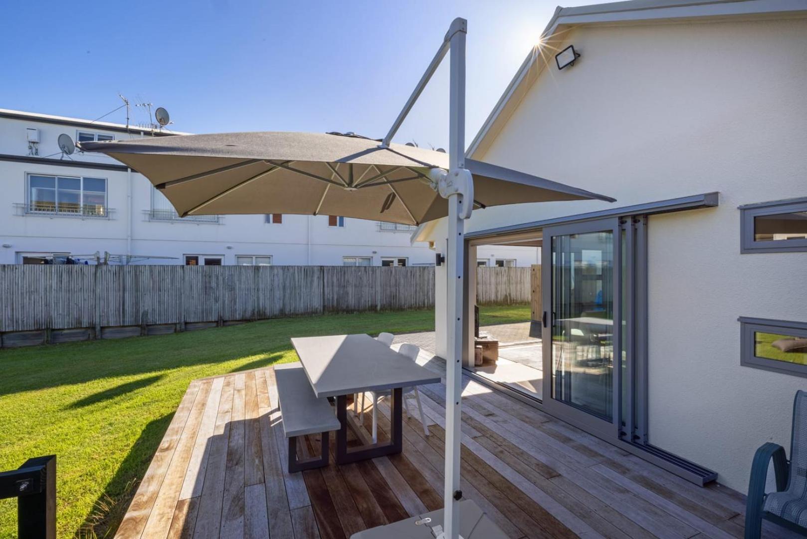 The Iconic Kiwi Bach, Full Site Downtown Mount Villa Mount Maunganui Exterior foto