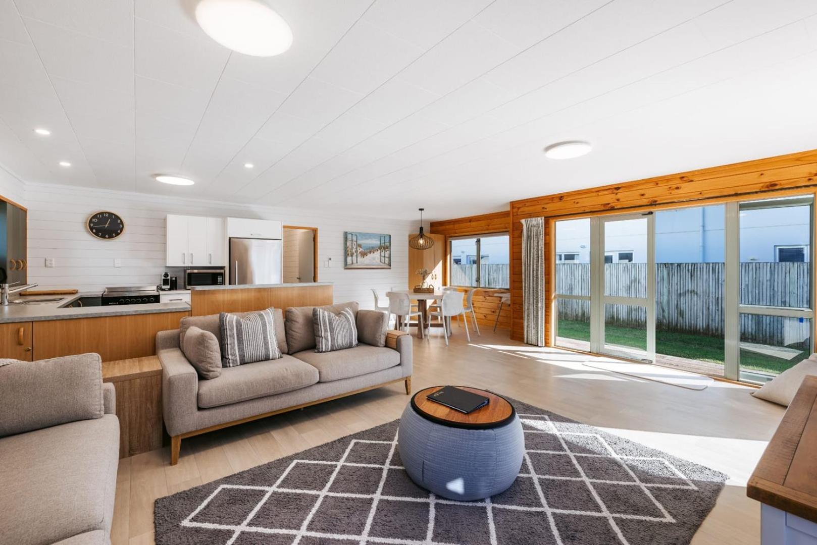 The Iconic Kiwi Bach, Full Site Downtown Mount Villa Mount Maunganui Exterior foto