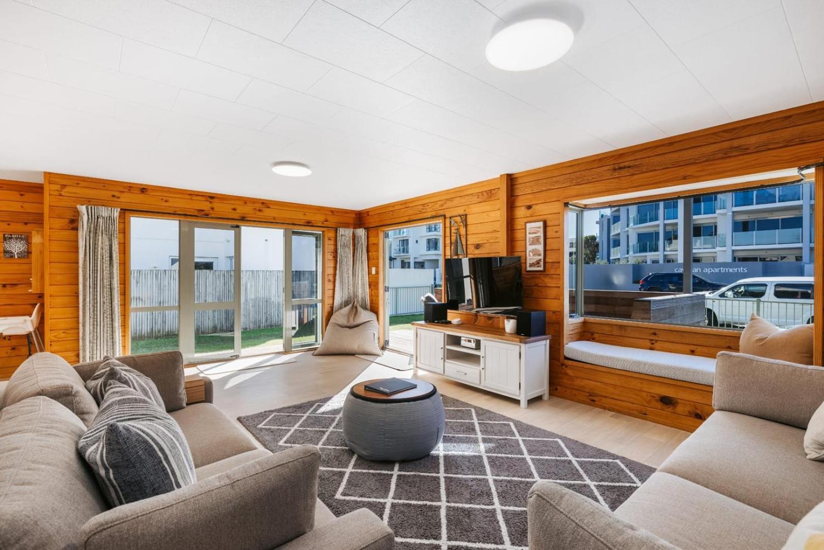 The Iconic Kiwi Bach, Full Site Downtown Mount Villa Mount Maunganui Exterior foto
